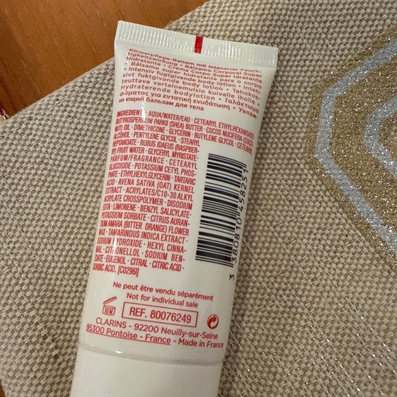 Clarins Cosmetic bag and body Lotion - Picture 3 of 5